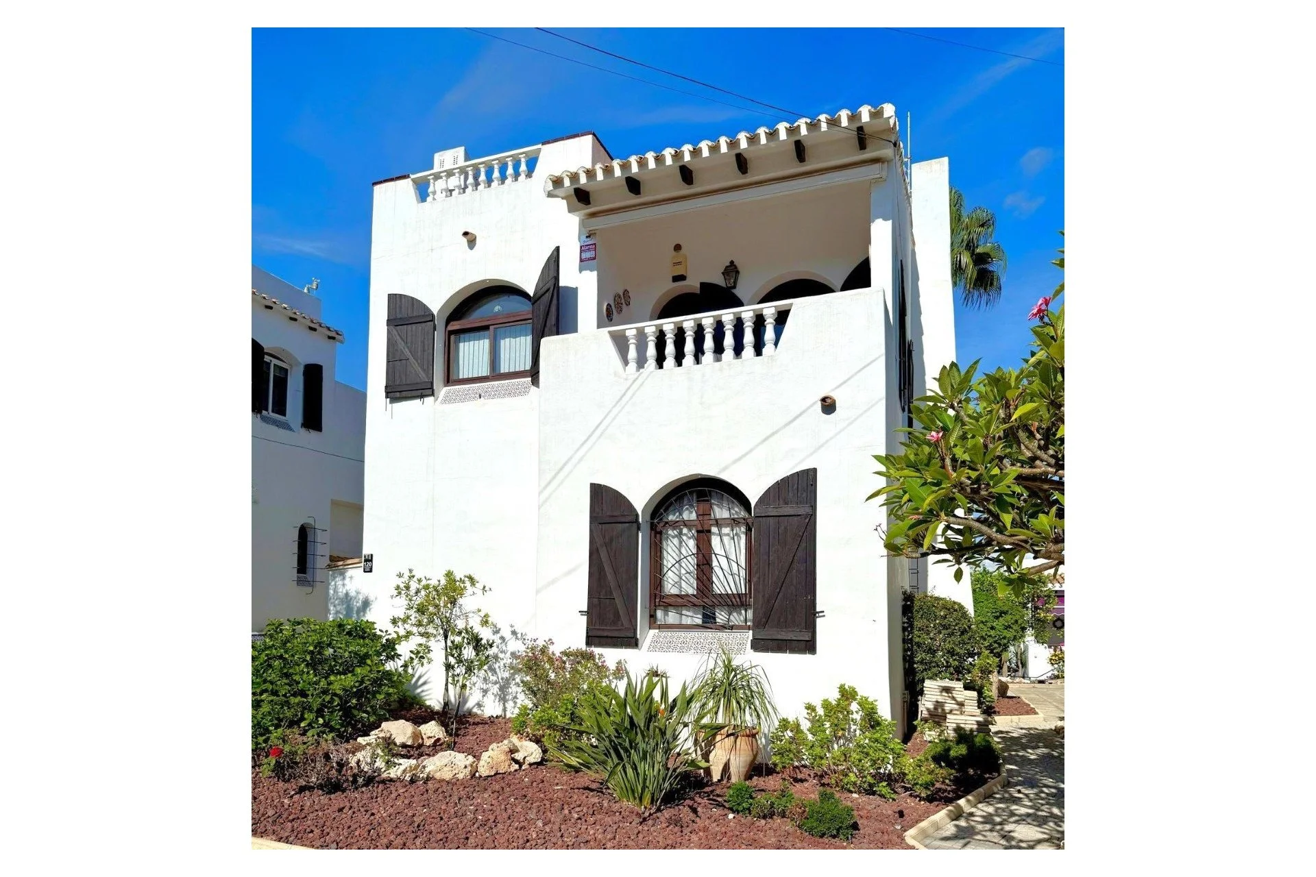 VILLA INDEPENDIENTE CON VISTAS AL GOLF Y AL MAR EN VILLAMARTÍN