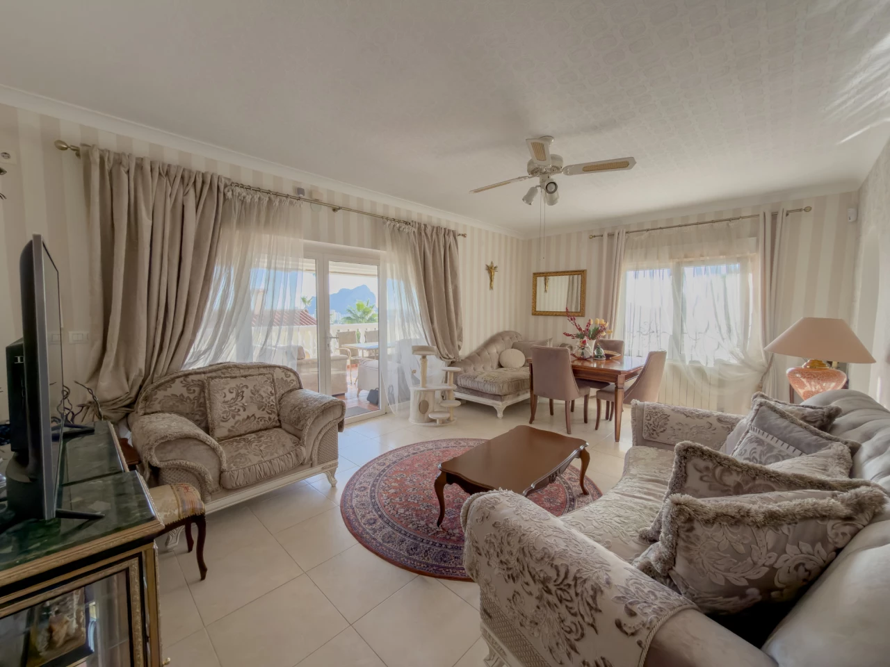 VILLA CON VISTAS AL MAR, PISCINA PRIVADA Y APARTAMENTO DE INVITADOS EN CALPE