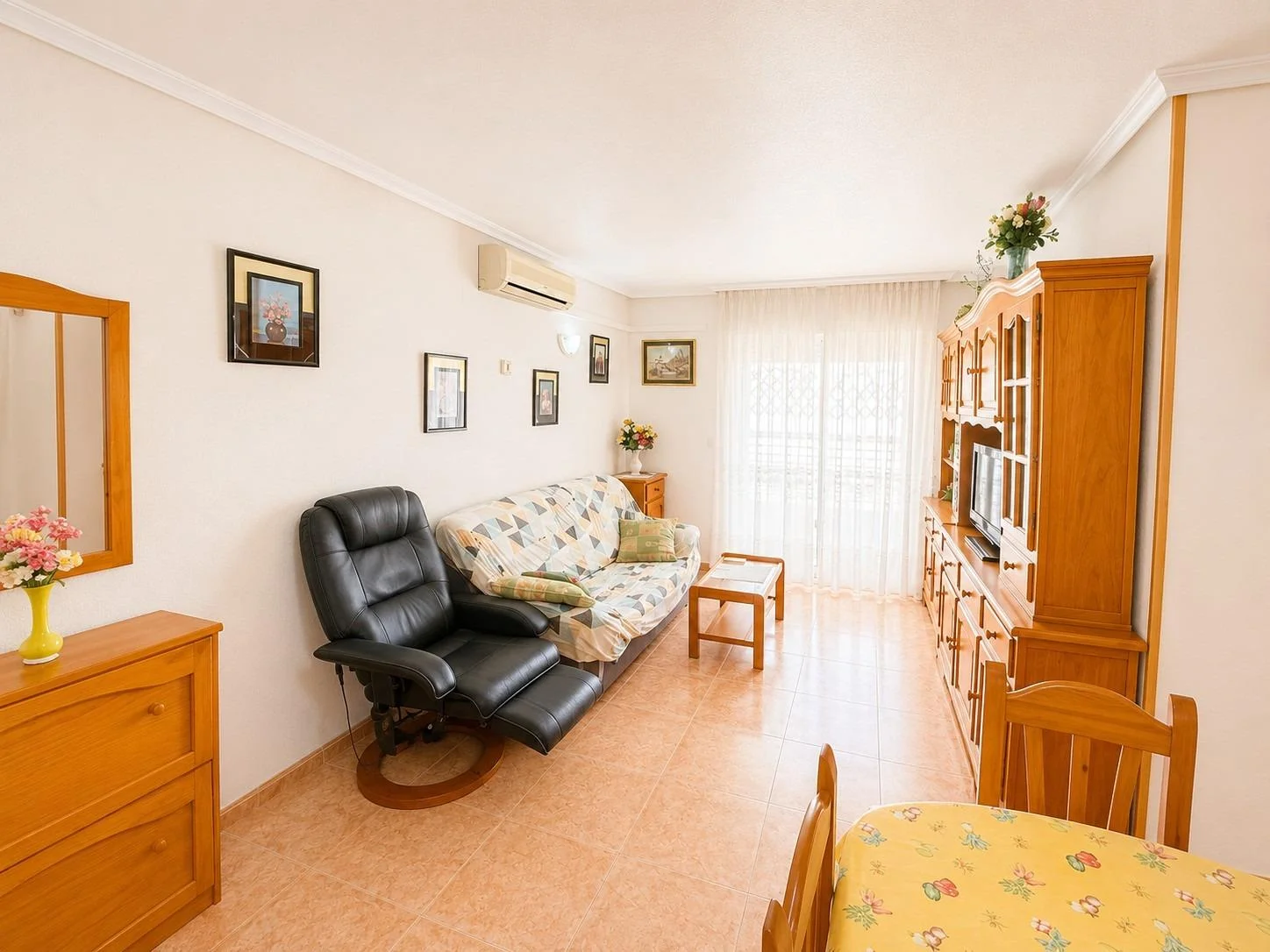 ¡OPORTUNIDAD ÚNICA EN TORREVIEJA – VIVIENDA DE 2 DORMITORIOS CON PISCINA COMUNITARIA!